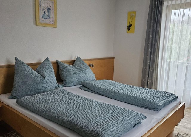 Kofler-Doppelzimmer.jpg