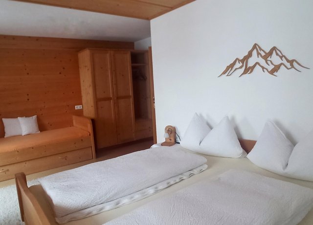 Schlafzimmer.jpg