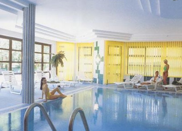 Hallenbad.jpg