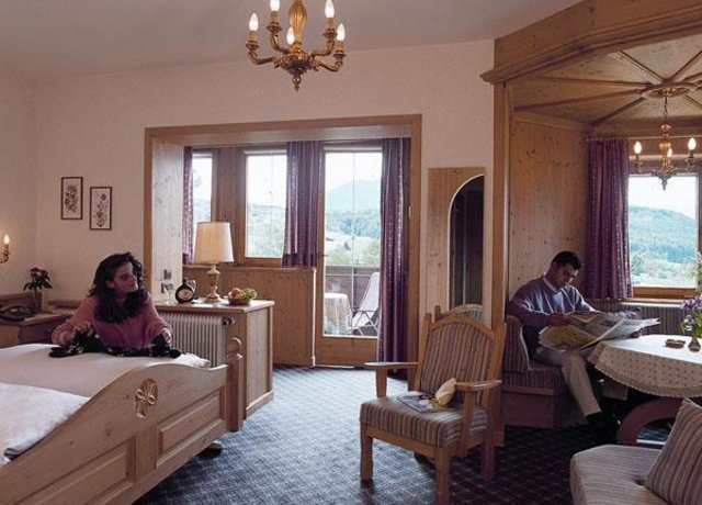 Aldranserhof-Zimmer.jpg