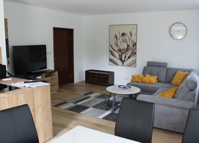Ferienwohnung-Lageder-Wohnzimmer.jpg