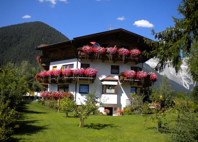 Haus-Sonnblick-Sommer.jpg
