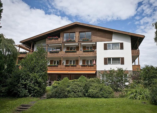 Waldhaus-Igls-Sommer-1.jpg