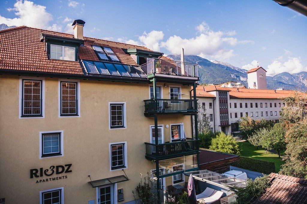 Riedz Apartments